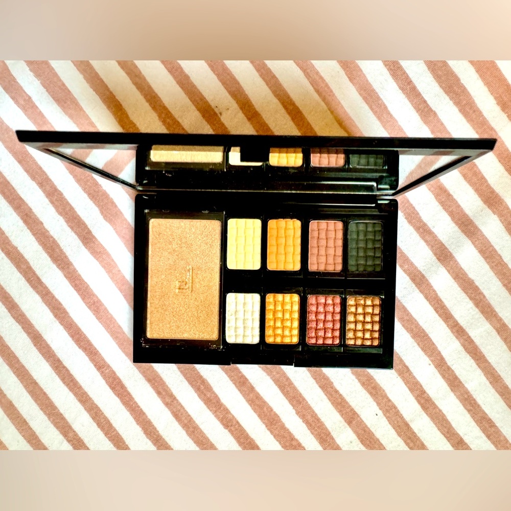 DOUCCE Freematic Limited Edition Smokey Pro Palette